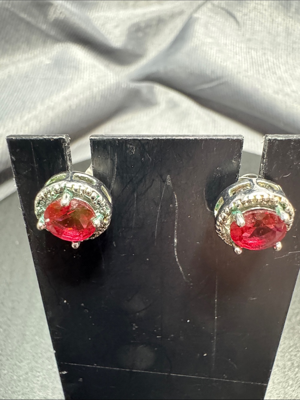 VTG Source Unknown Silver-Tone Earrings with Red Faceted Stones